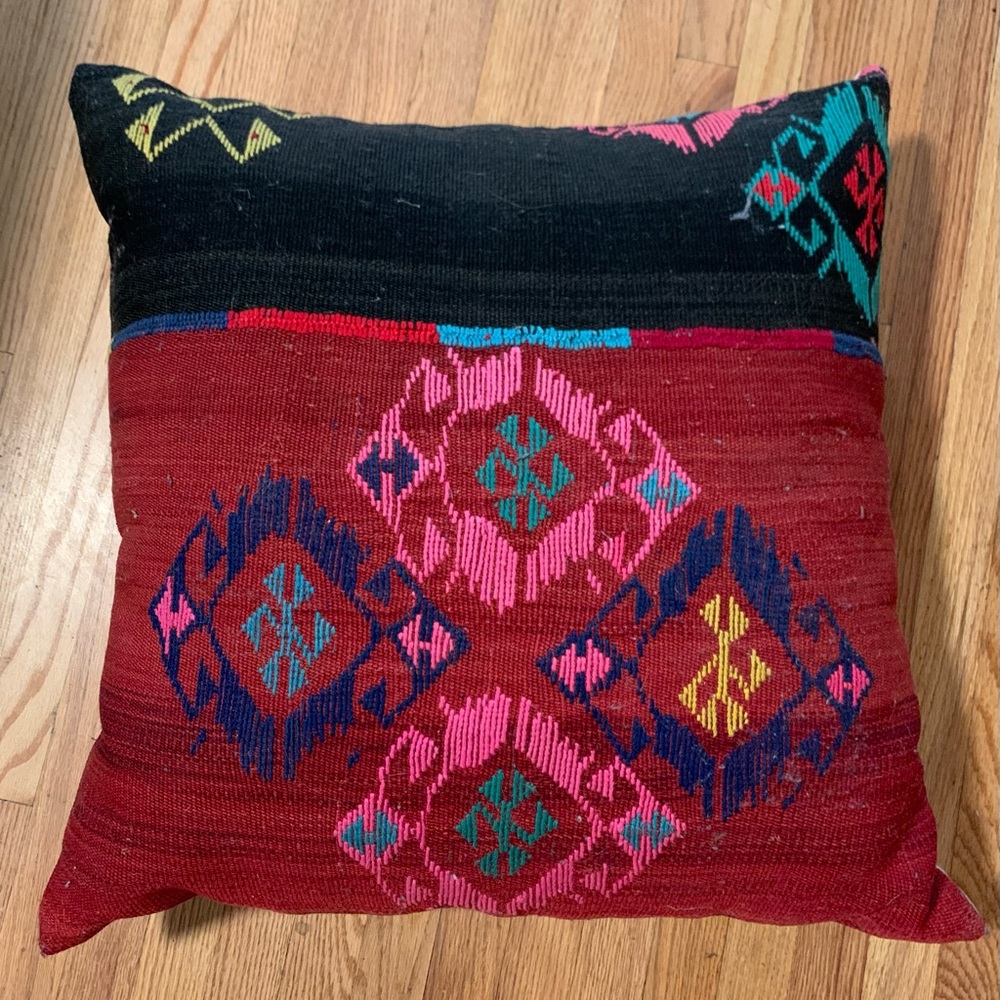 24” x 24” Kilim Rug Throw Decorative Pillow Cover Handmade